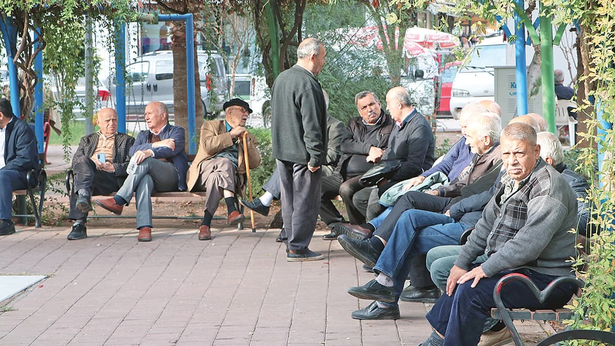 12.5 milyon emekli artan enflasyon karşısında eriyor