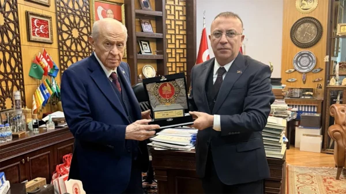 MHP'de imza vermeyen milletvekili dikkat çeken mesaj paylaştı: 'Tek bir canım var'