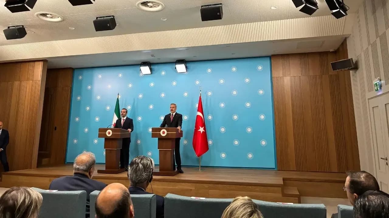 Tadilat bir türlü bitmiyor: Atatürk portresi hâlâ yerinde değil