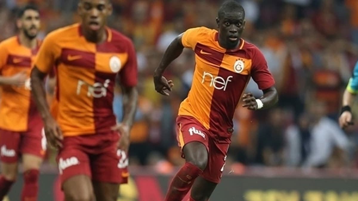 Süper Lig'in yıldızı sürpriz bir transferle yeni kulübüne imza attı