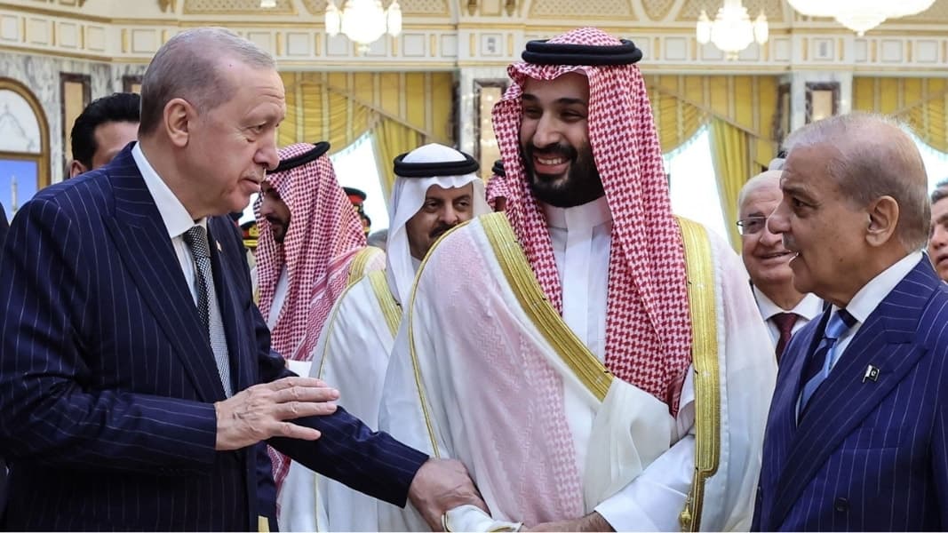 İsrail'den beklenen tepki İran'dan geldi! 'Mekke Anlaşması' Tahran'ı kızdırdı