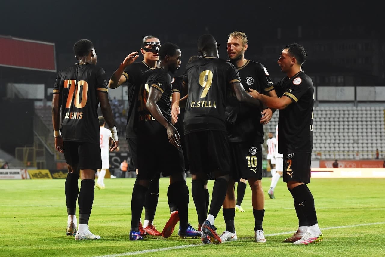 Trendyol 1. Lig'de sezon açıldı: Manisa FK, deplasmanda 3 puanı kaptı