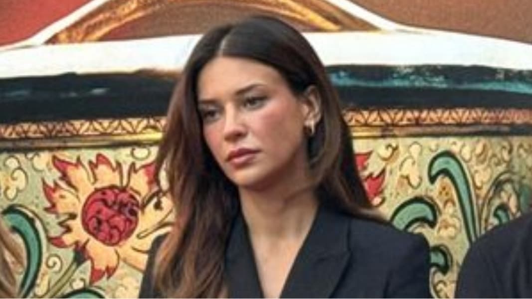 Ünlü oyuncu Devrim Özkan'ın acı günü: Babaannesini kaybetti
