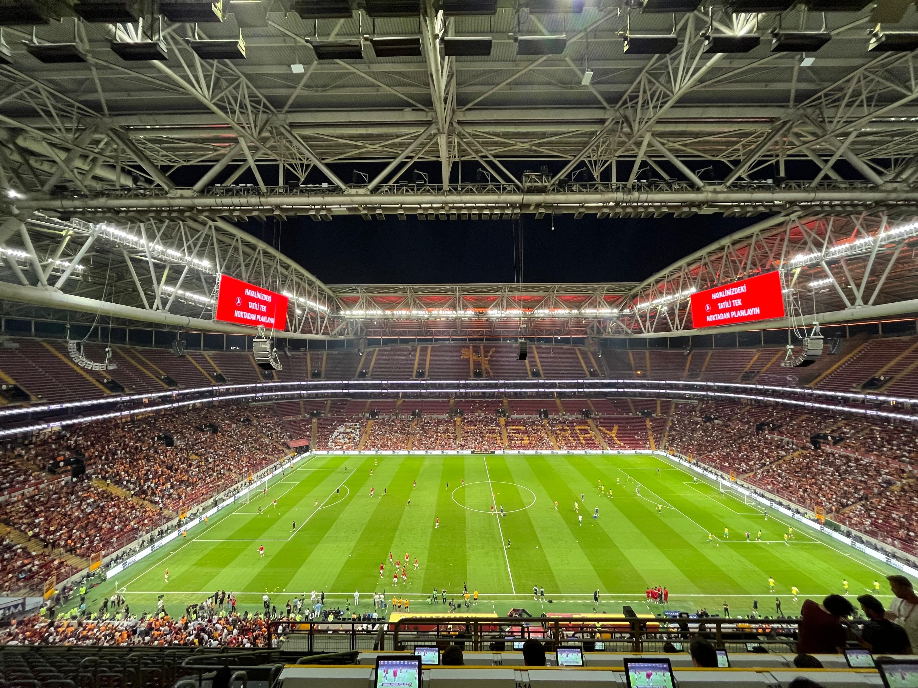 Galatasaray'da transfer krizi: Taraftarın sabrı taştı