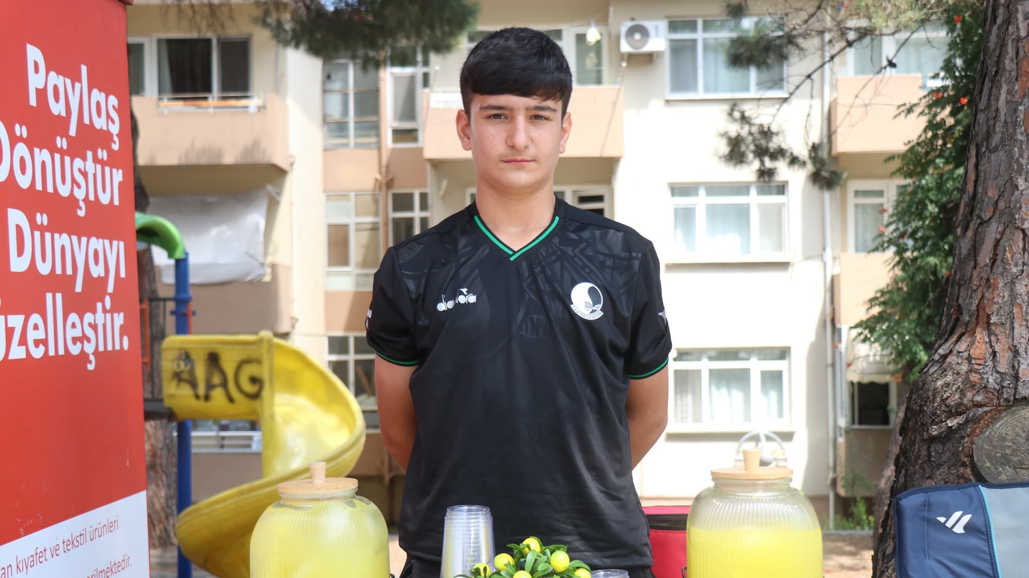14 yaşındaki girişimci, 6 saatte günlük 3 bin lira kazanıyor