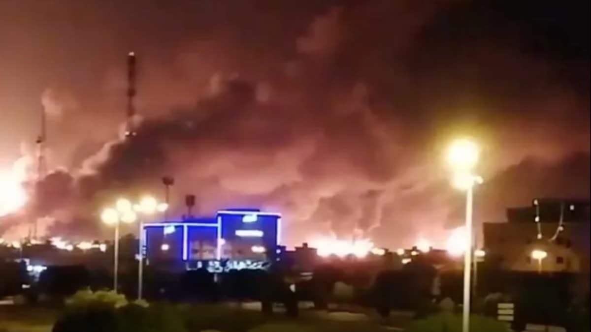 Barış umutları taze kenara: Husiler Suudi Arabistan'ı hedef aldı