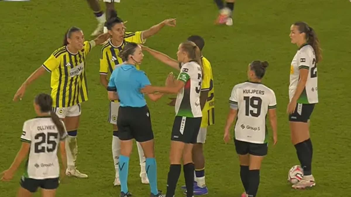 Fenerbahçe'nin Şampiyonlar Ligi heyecanı skandal hakem kararıyla gölgelendi