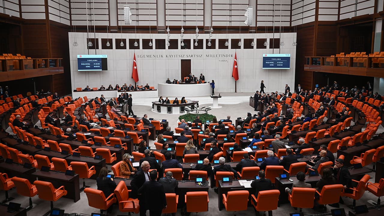 Şehit yakınları ve gazilerin haklarını genişleten düzenleme TBMM'den geçti