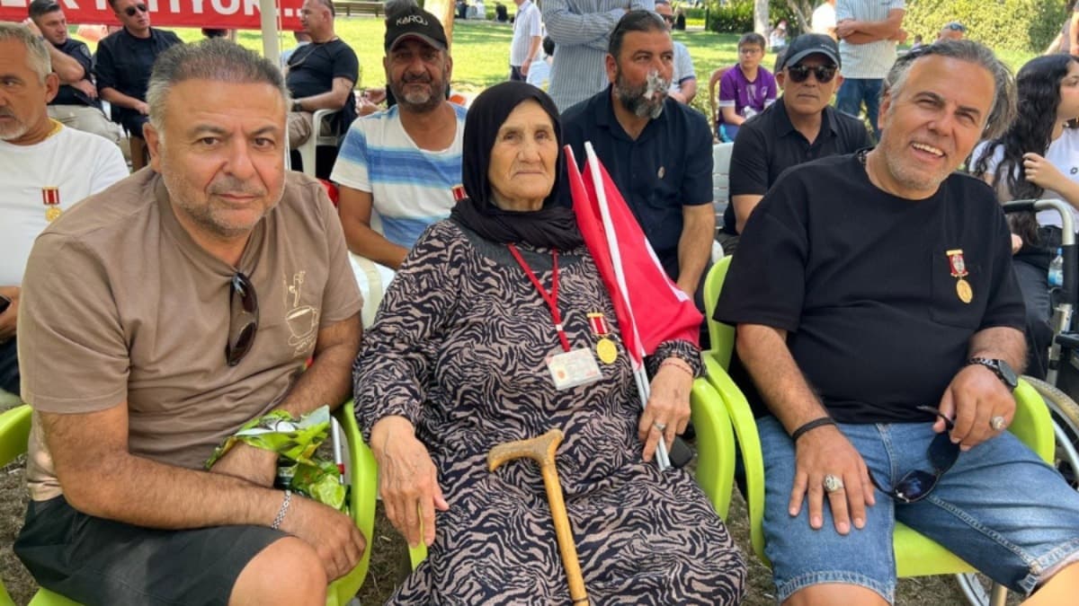 Duygusal anlar: 'Benim ciğerim, şehit düştü'