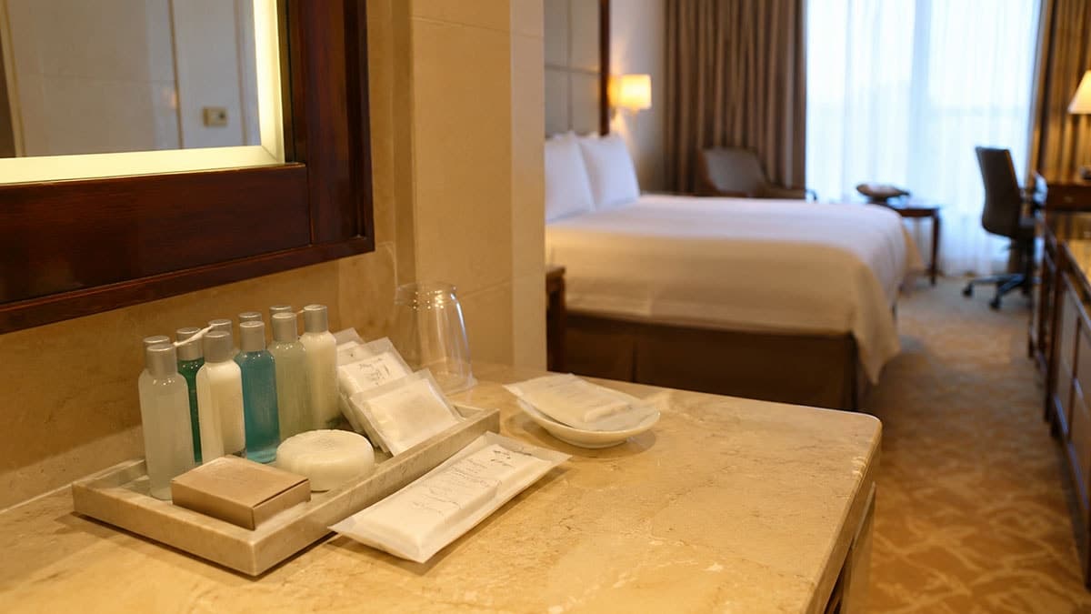 Otel ve restoranlarda yeni dönem başlıyor: Uygulama tamamen yasaklandı