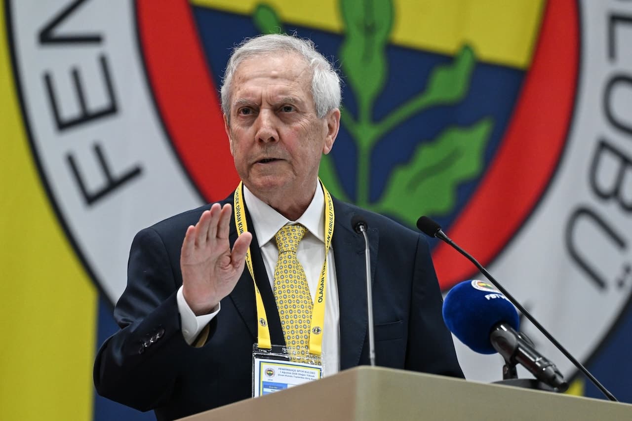Fenerbahçe'de Aziz Yıldırım döneminin ilk ayrılığı: Alacaklarından vazgeçip kulübe veda ediyor