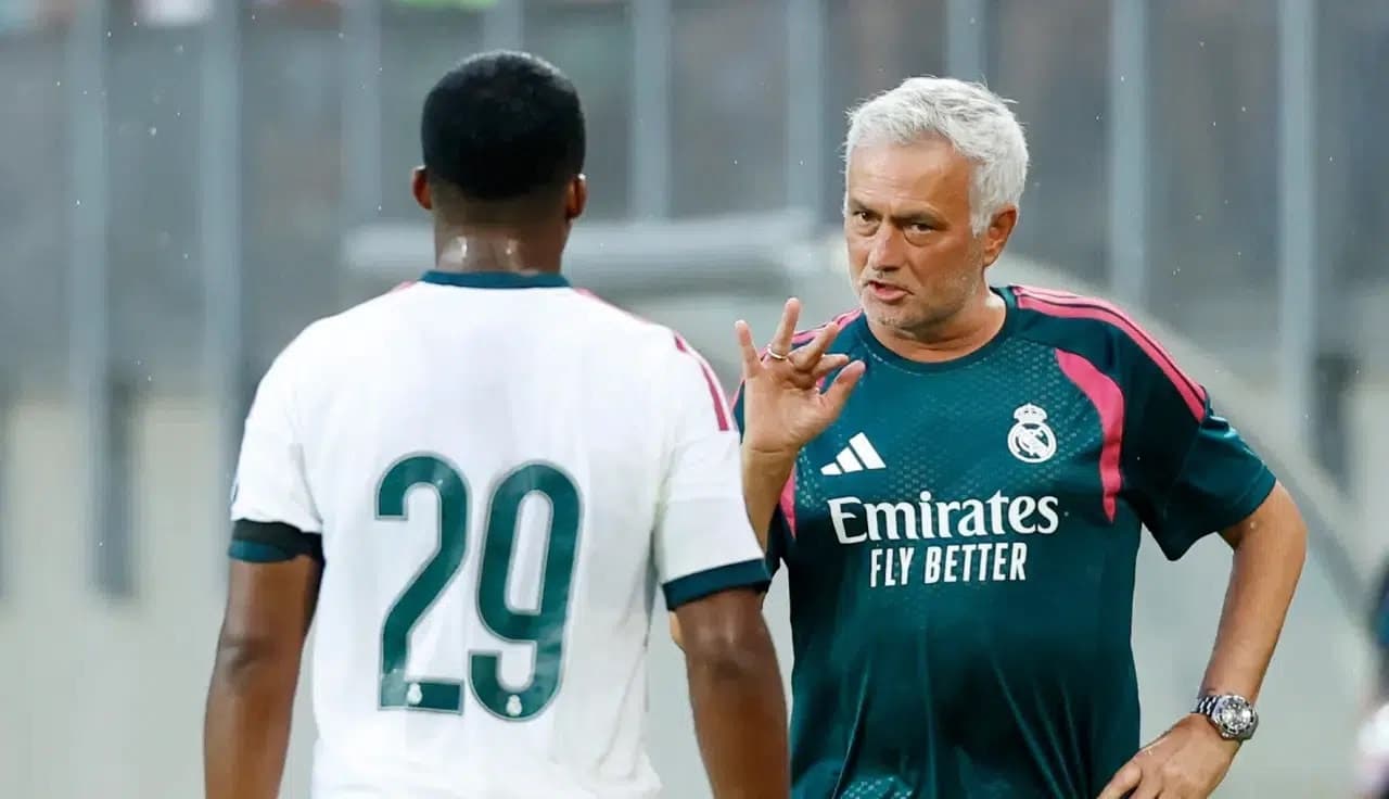 Mourinho, Fenerbahçe Taraftarlarını Üzen Açıklamayla Gündemde