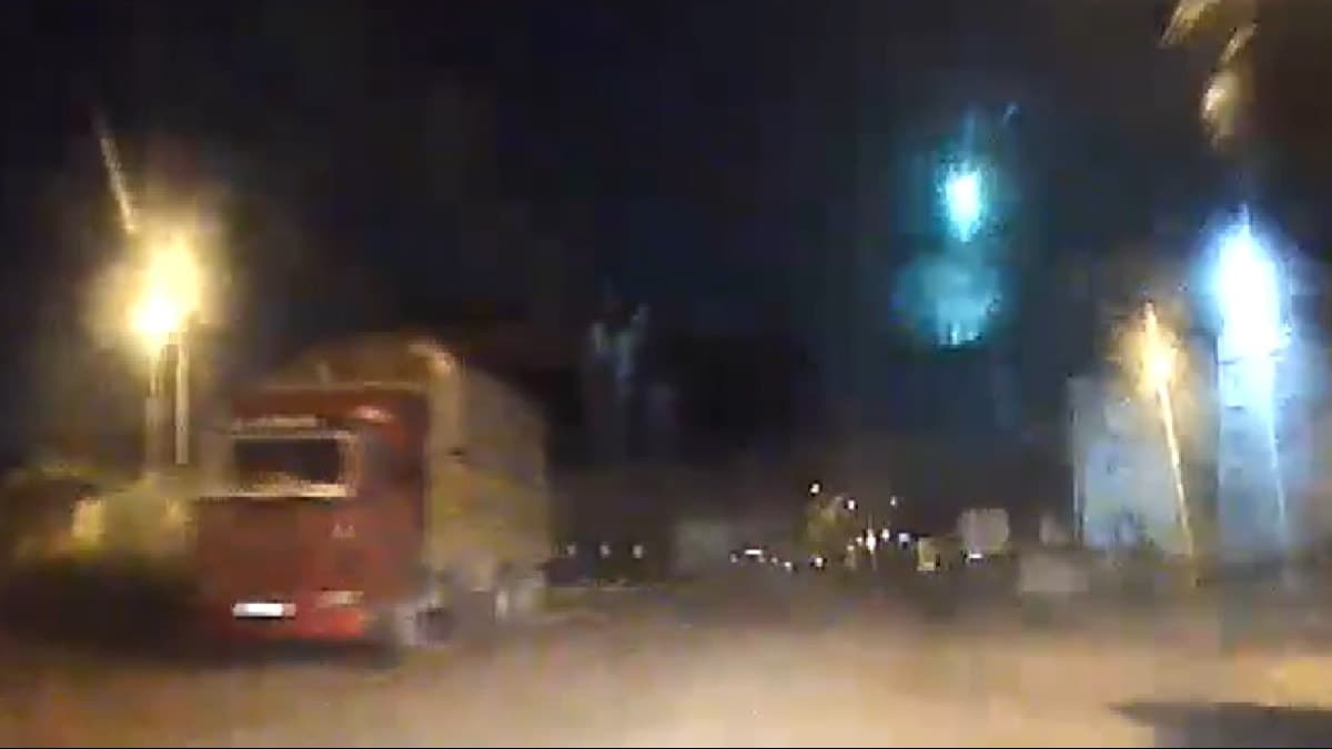 Gece yarısı gökyüzü ışık saçtı: İstanbullular meteor yağmuruna tanıklık etti