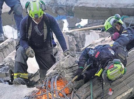Kolombiya'yı 7.4'lük deprem vurdu: 234 ölü, enkazdan ses aranıyor