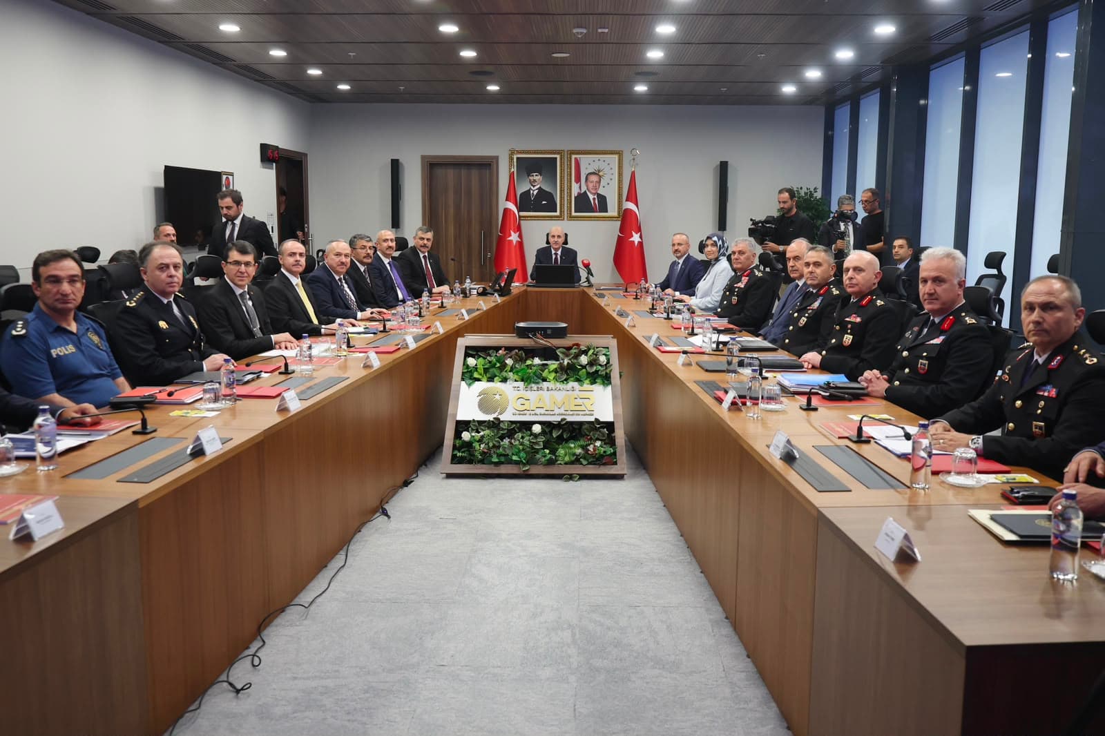 Terörsüz Türkiye süreci için kritik zirve: 81 ilin valisi masaya oturdu