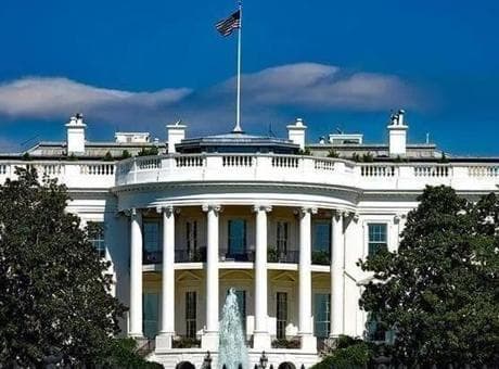 Trump'ın gözbebeğiydi: Beyaz Saray Sözcüsü Leavitt annelik uğruna koltuğu bırakıyor