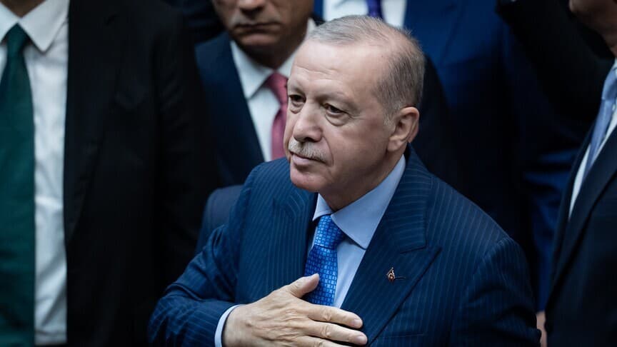 AK Parti 25. yılını coşkuyla kutluyor: Erdoğan'dan tarihi mesajlar ve vizyon belgesi