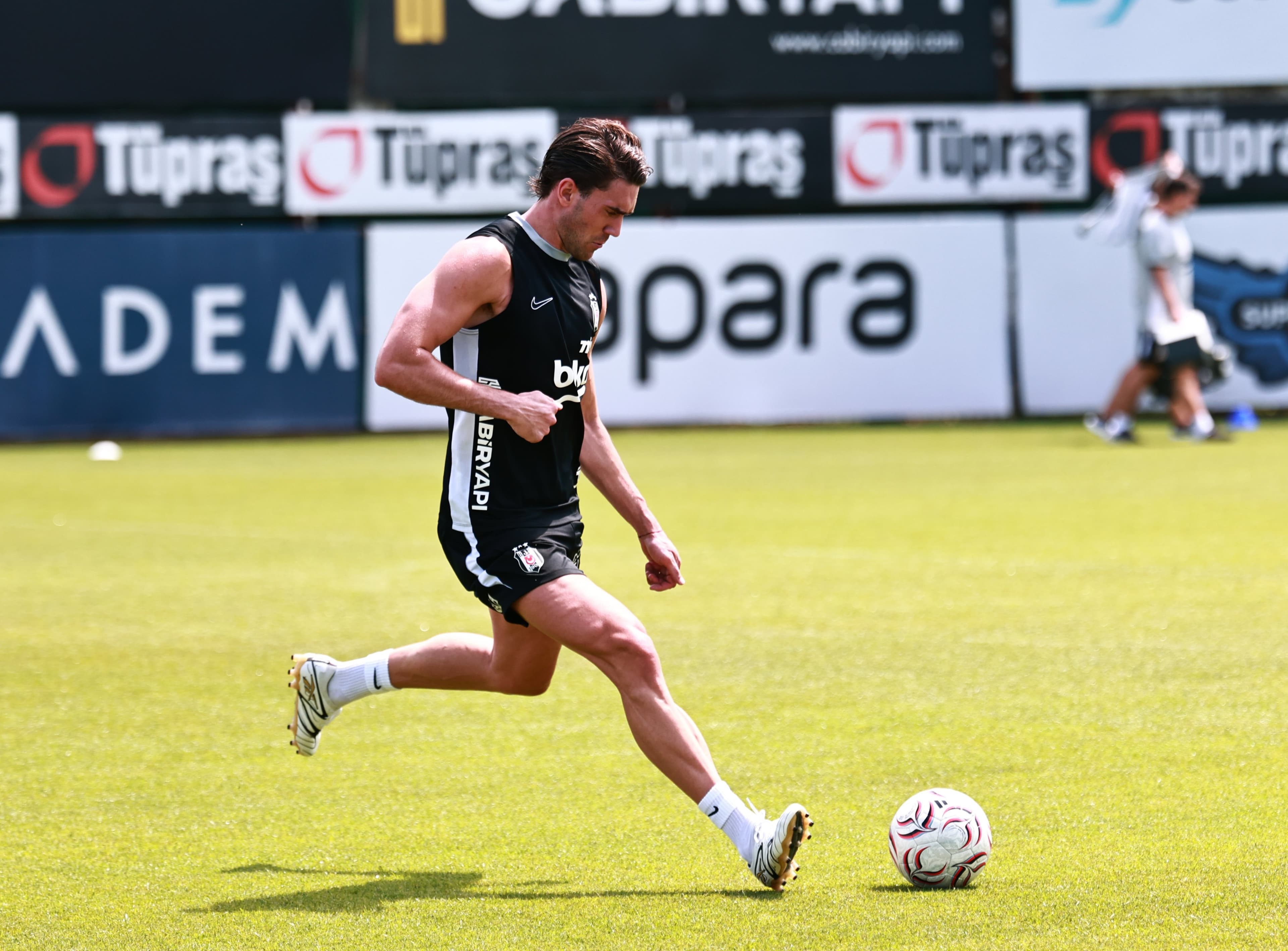 Vlahovic, Juventus'ta golle tanıştı