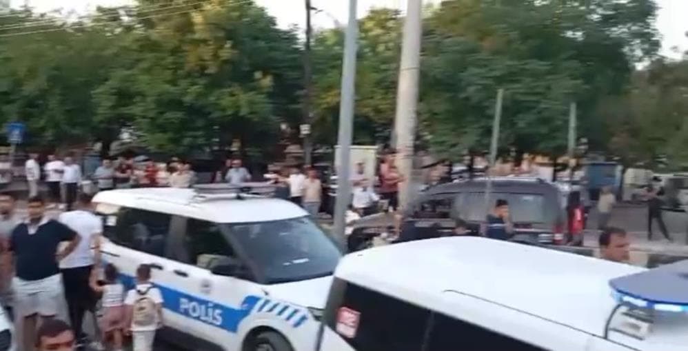 Gaziantep'te engelli gence istismar iddiası: 4 şüpheli gözaltında, vatandaşlar karakola akın etti