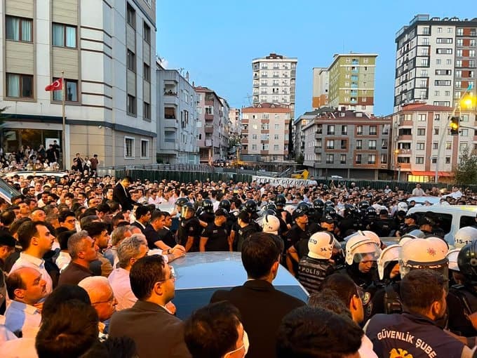 Ümraniye'de Süleymancılar'a ait merkeze polis operasyonu düzenlendi