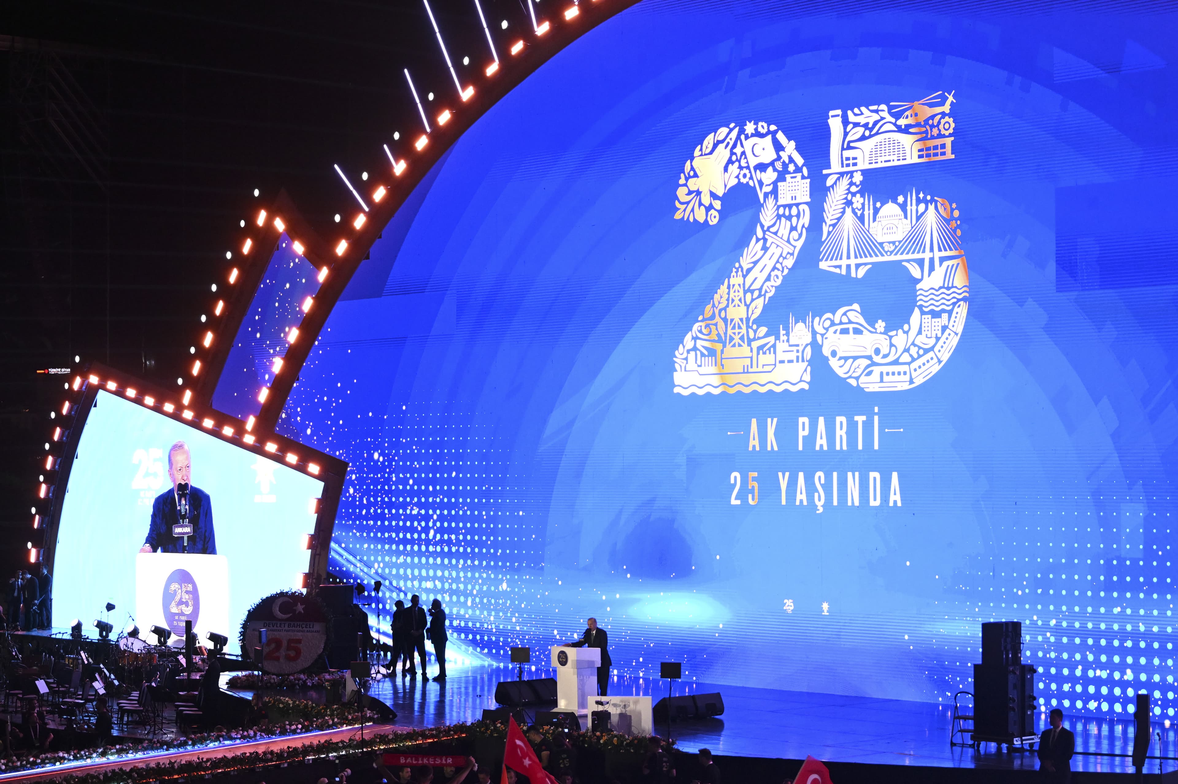 AK Parti'nin 25. Yıl Vizyonu: Yeni Anayasa ve Terörsüz Türkiye Ön Planda