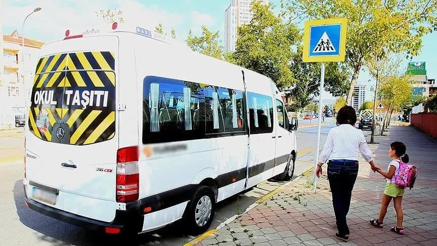 Yeni eğitim dönemi başlamadan servis ücretleri krizi patlak verdi: Velilerin cebi yanıyor