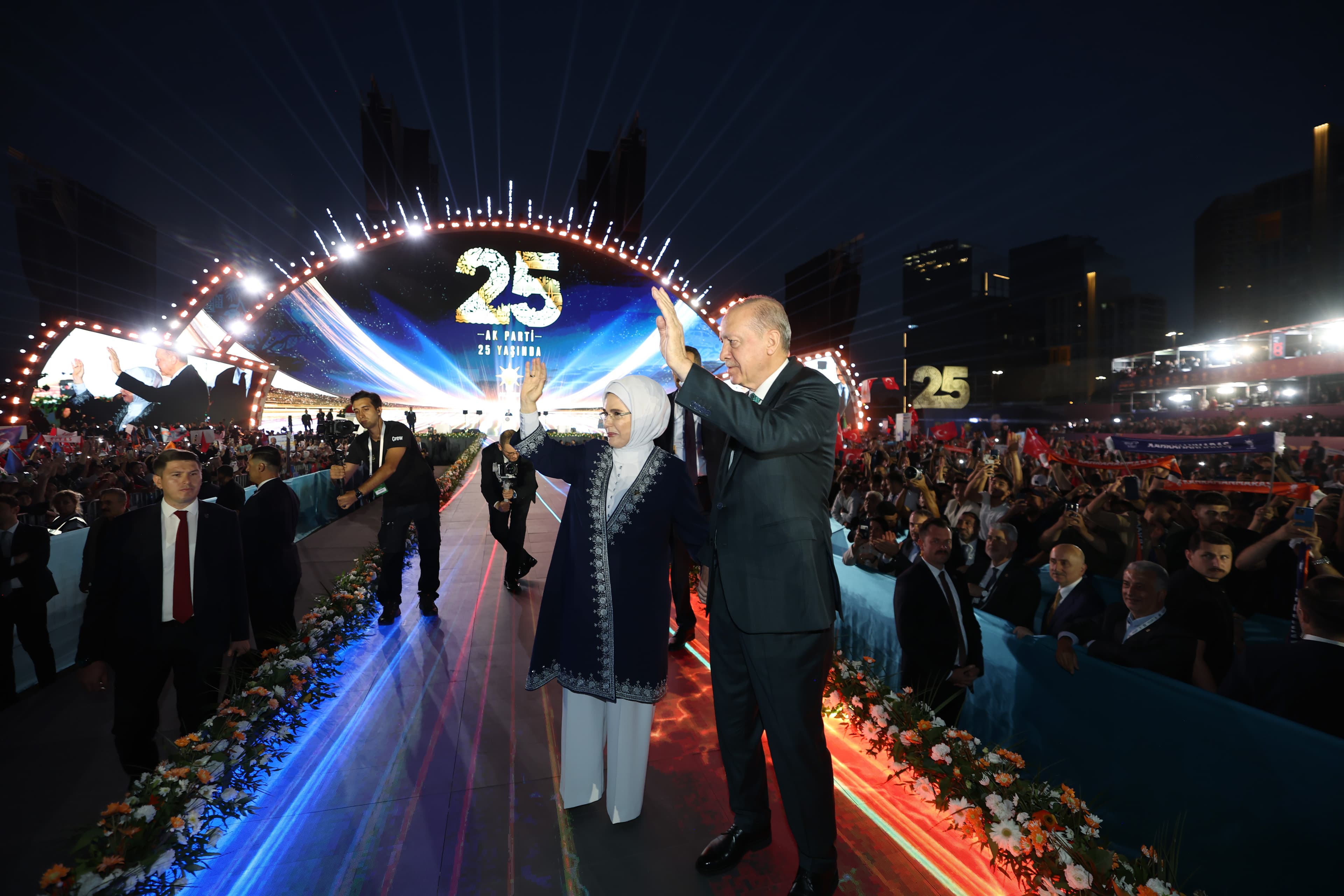 Emine Erdoğan'dan "AK Parti'nin 25. Kuruluş Yıl Dönümü" paylaşımı