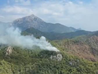 Antalya ve Balıkesir'de eş zamanlı orman yangını: Ekipler havadan ve karadan müdahale ediyor