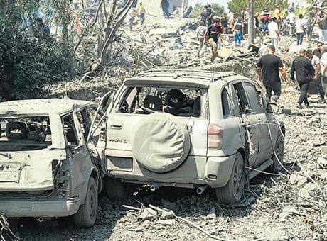 İsrail, Lübnan’ı vurdu