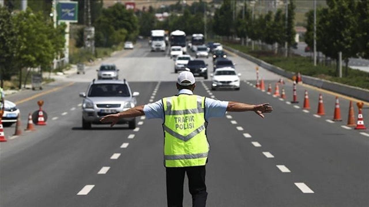 İstanbul'da bugün bazı güzergâhlar trafiğe kapatıldı: Sürücülere önemli uyarı