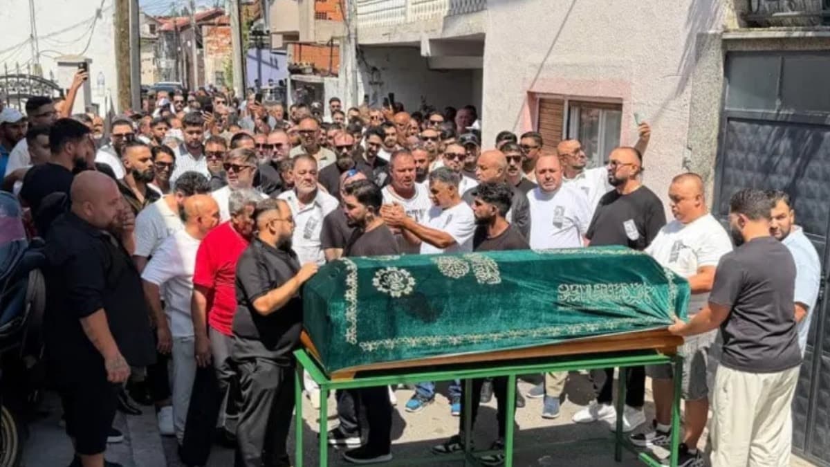 Cansever son yolculuğuna uğurlandı: Türkiye'den yalnızca üç isim cenazede