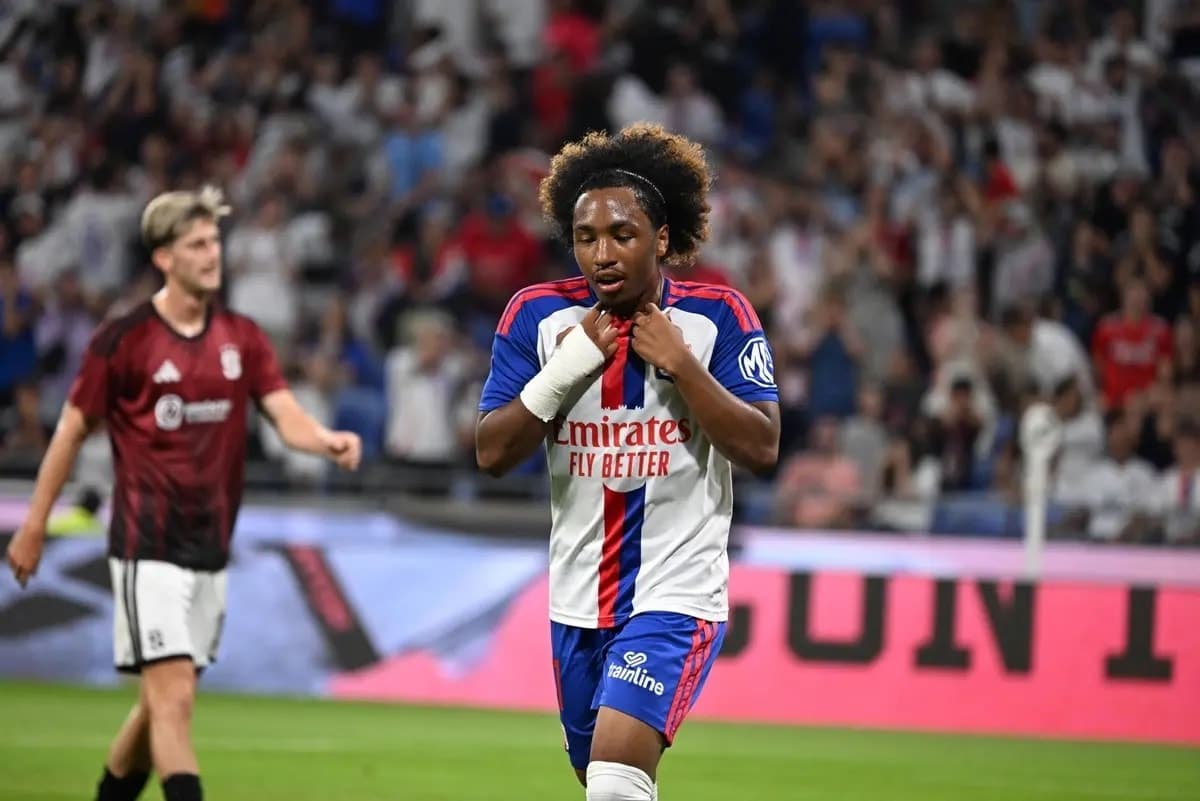 Galatasaray, derbi öncesi transfer hamlesini beklemeye aldı