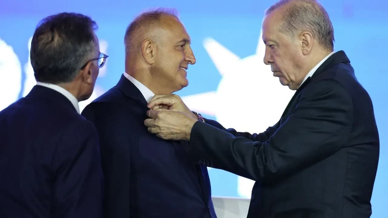 AKP'ye geçen Ömer Karakaş kendisini böyle savundu: Çizgimi değil, partimi değiştirdim