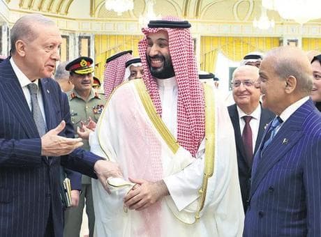 Mekke Savunma Anlaşması Körfez'in Washington'a Mesajı Olarak Yorumlandı