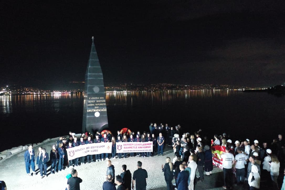 Marmara depreminin 27. yılı: Binlerce hayat kaybedenler törenlerle anıldı