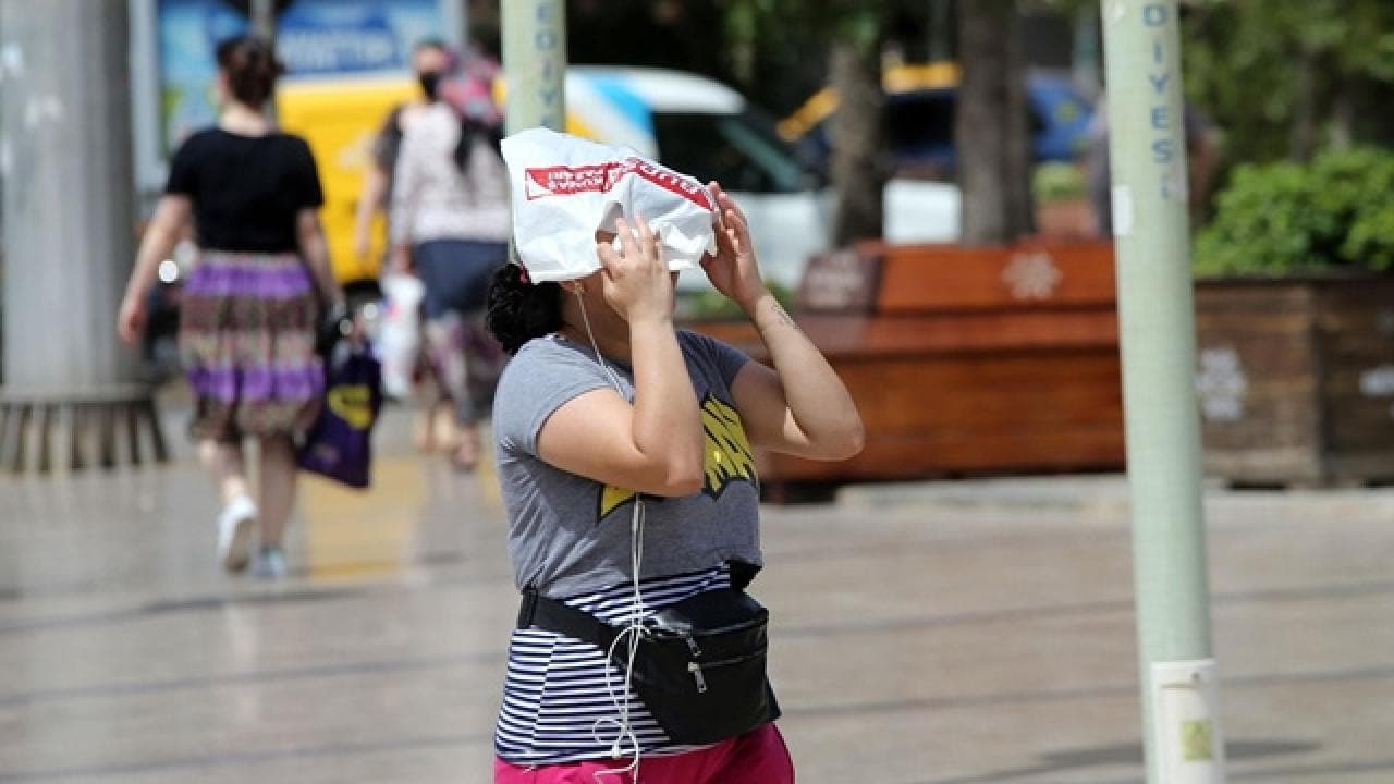 Basra'dan gelen sıcak hava dalgası İstanbul'u etkisi altına alıyor: Sıcaklıklar 36 dereceyi bulacak