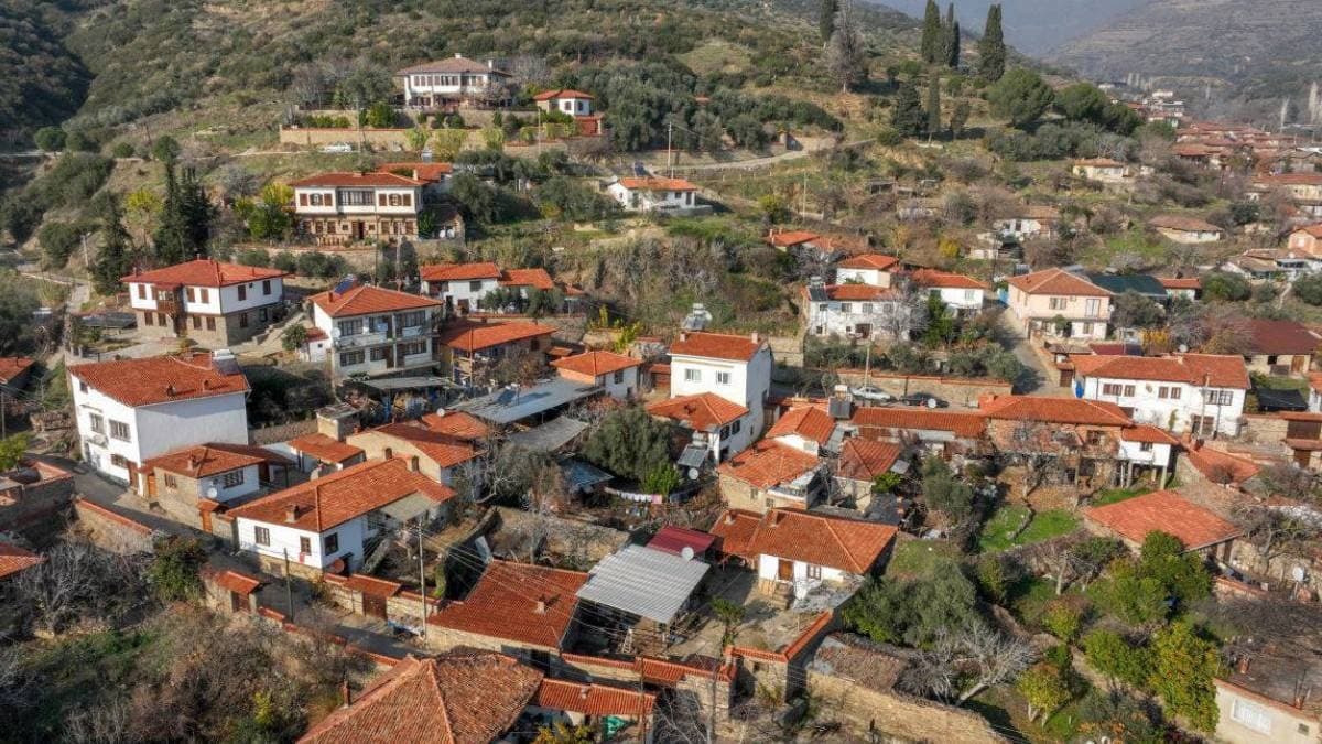 Sessizliğin Pusula Olduğu Köy: Herkes Kör Doğuyor, Ses ve Kokuyu Takip Ederek Yön Buluyorlar