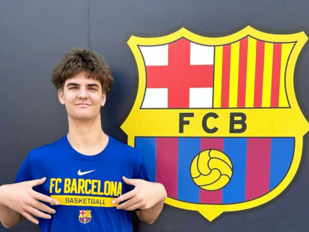 Türk yıldız Yiğit Mehmet Okur, Barcelona'nın yolunu tuttu