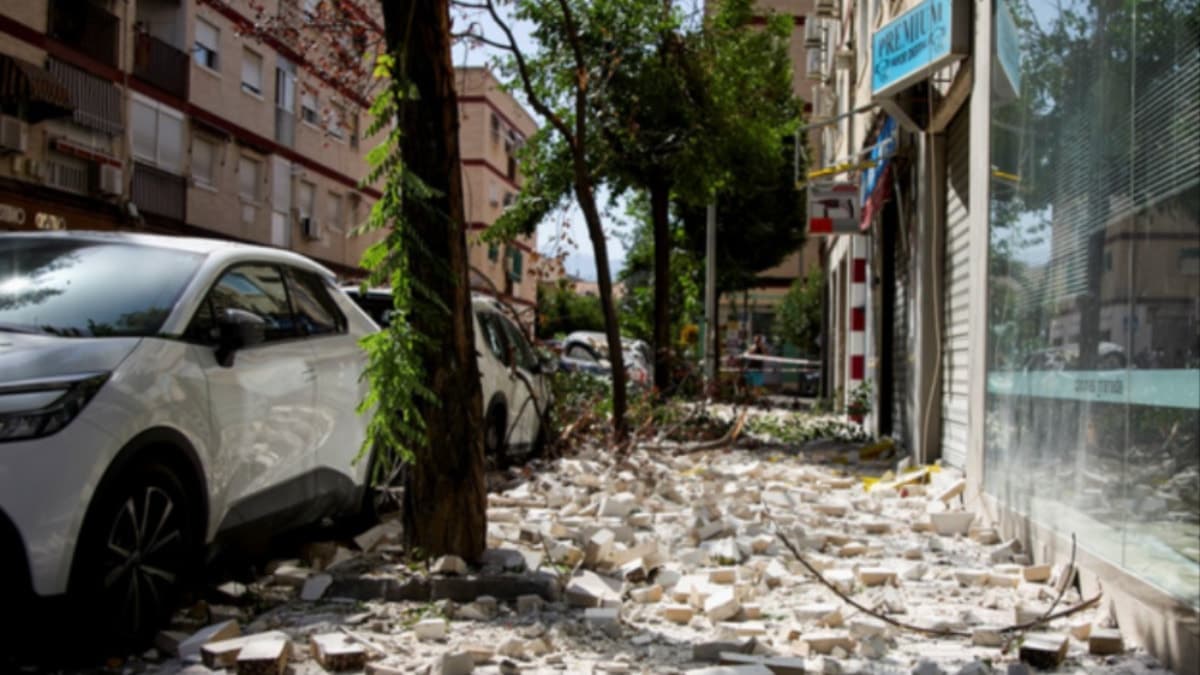 İspanya’nın turistik kentinde deprem: Hasar oluştu