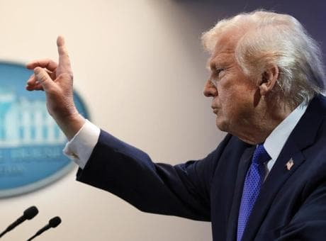 Trump'tan İran'a 'yavaş yavaş boğma' stratejisi: Müzakereler askıya alındı