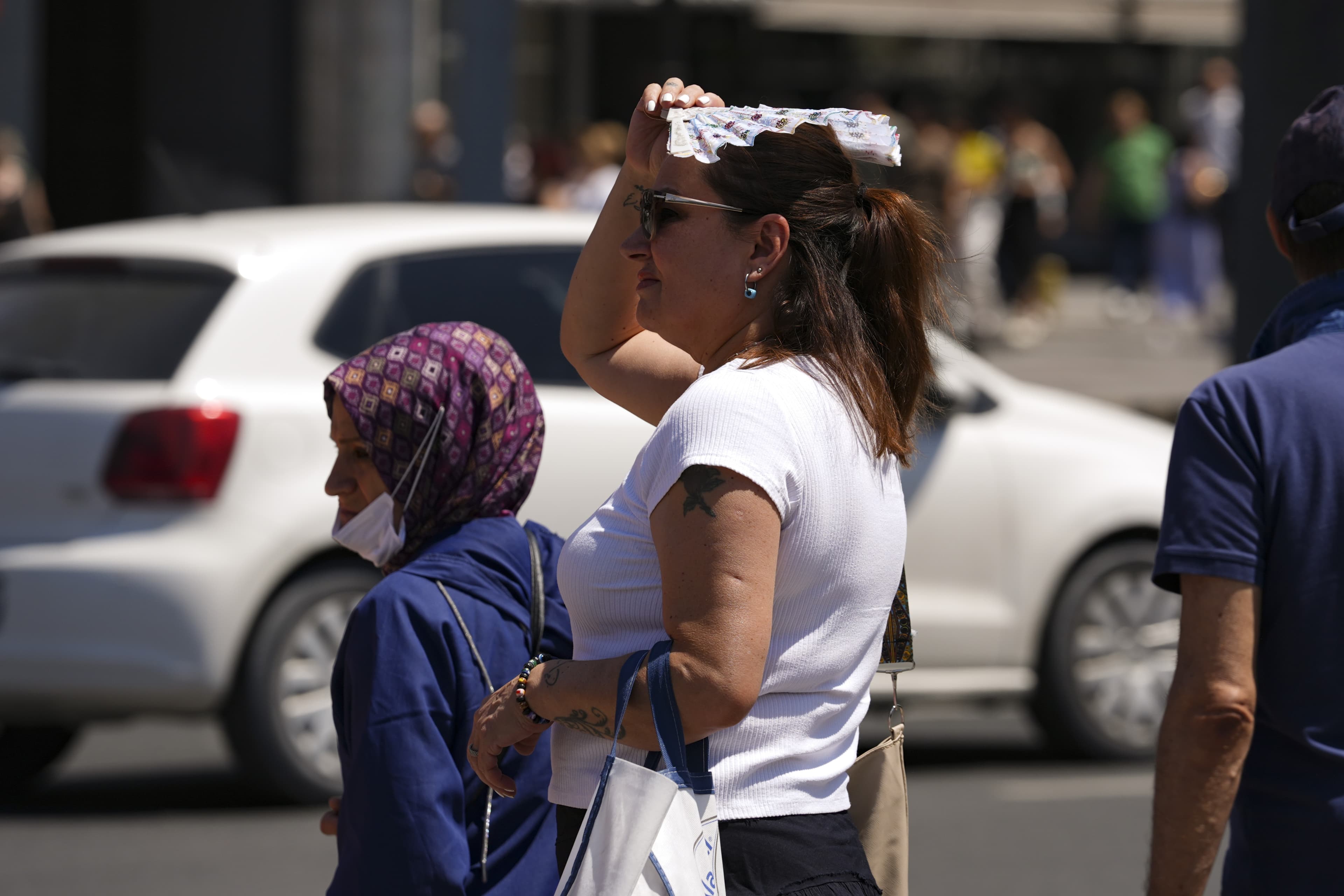 Afrika ve Basra kaynaklı sıcak hava dalgası Türkiye'yi kavuracak: 42 dereceyi aşacak