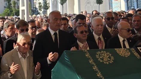 Bakan Ersoy, Kahve Dünyası'nın kurucusu Birol Altınkılıç'ın cenazesine katıldı