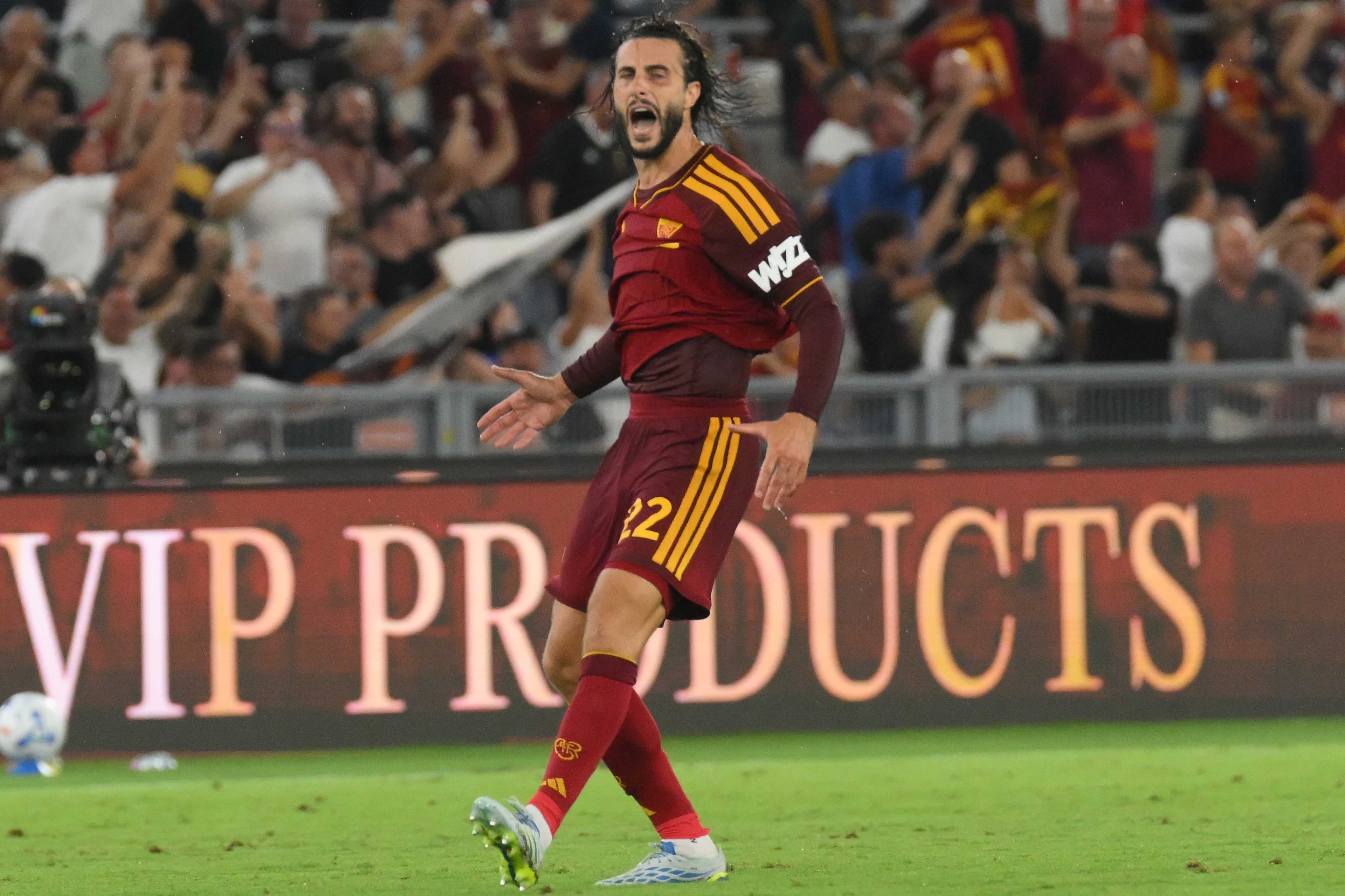 Roma, Fenerbahçe maçı için özel forma hazırladı