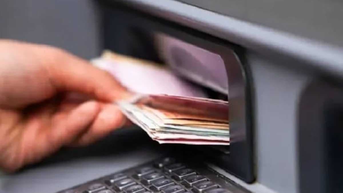 Halk 'sıra bizim paralara gelecek' diyerek hesapları boşaltıyor