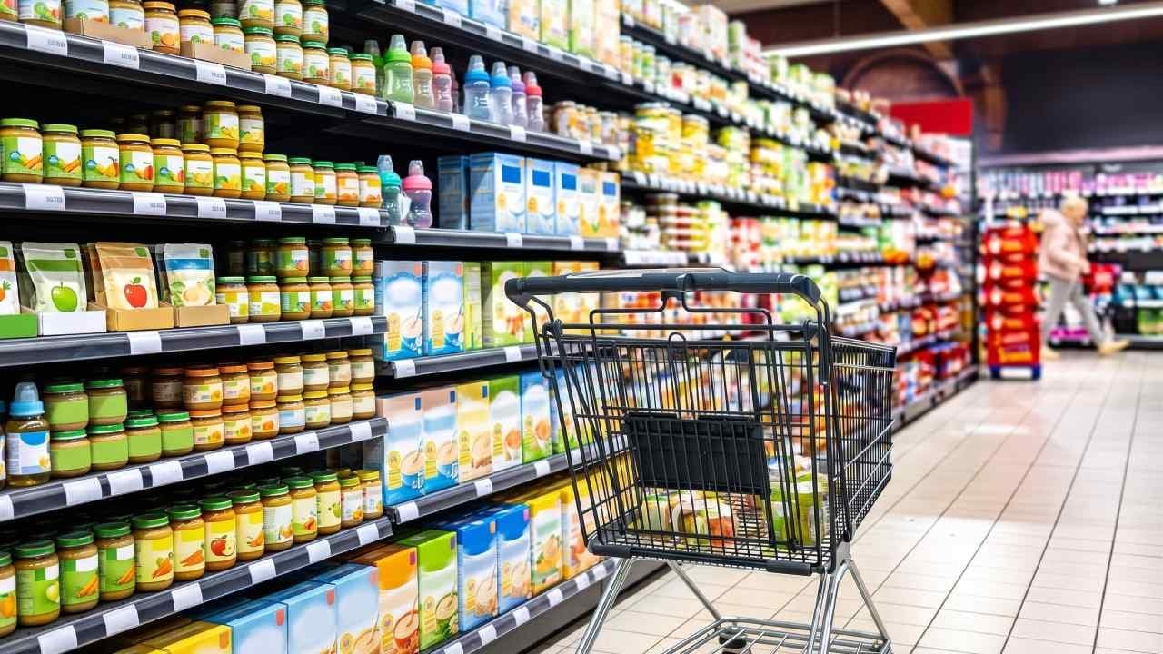 Bebek mamalarında skandal: Market raflarındaki ürünlere şırıngayla sakinleştirici ilaç enjekte edilmiş