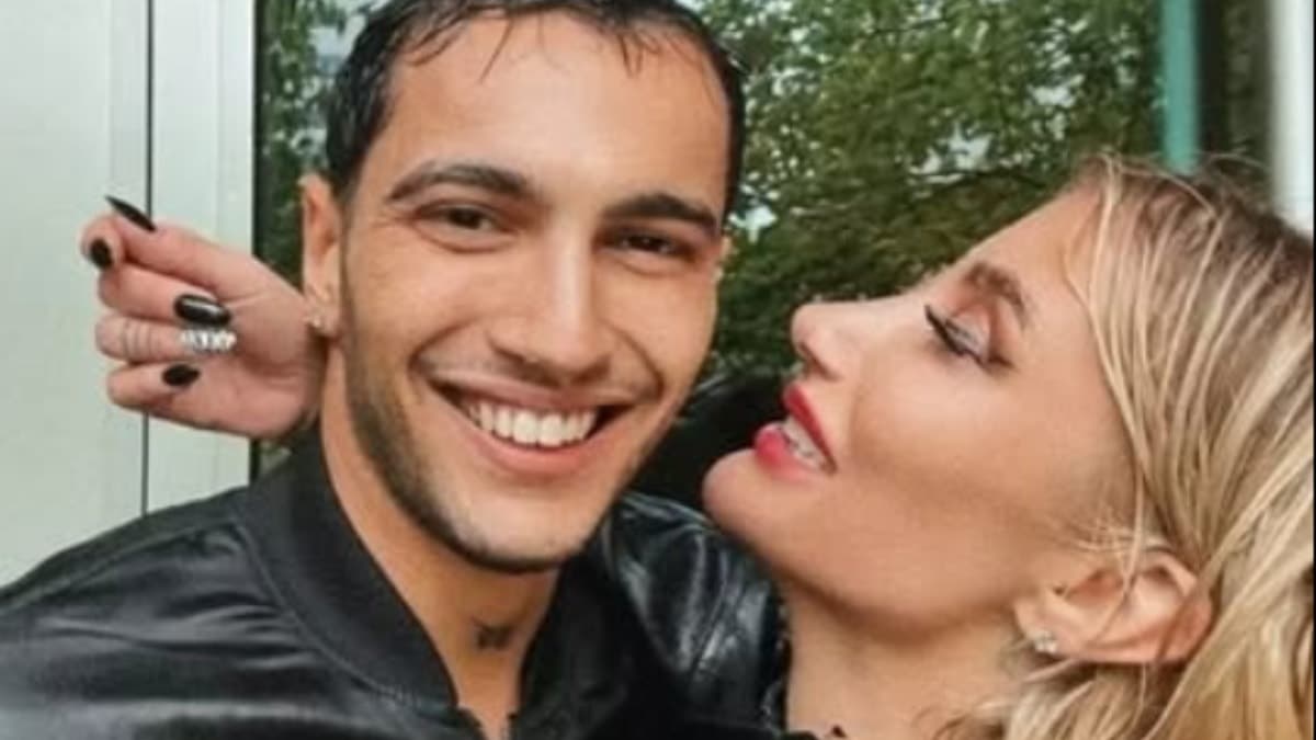 Şarkıcı İrem Derici'nin nişanlısı cezaevinden çıktı: 'Beyaz güvercin'li mesaj geldi