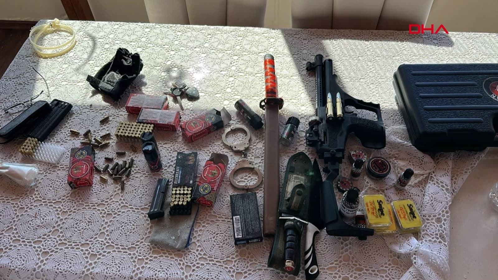 Ev sahibi ve eşini öldüren kiracının ikametgahından cephanelik ele geçirildi