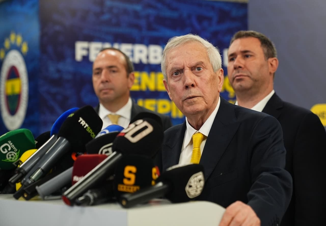 Aziz Yıldırım'dan dikkat çeken açıklama: 'İstifayı kabul etmiyorum, ben ayrılana kadar buradayım'