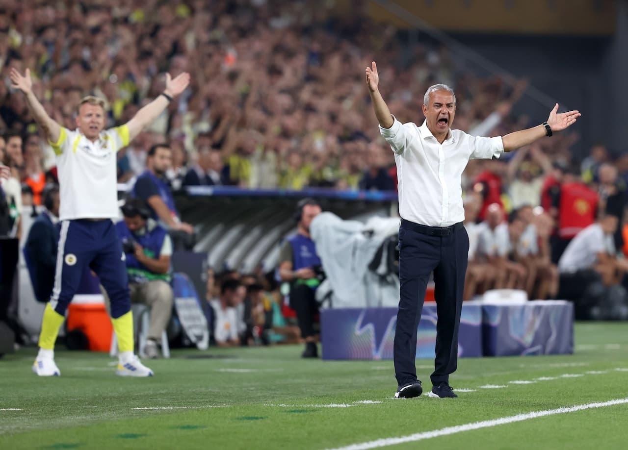 İsmail Kartal'a sahada su şişesi fırlatan taraftar gözaltına alındı