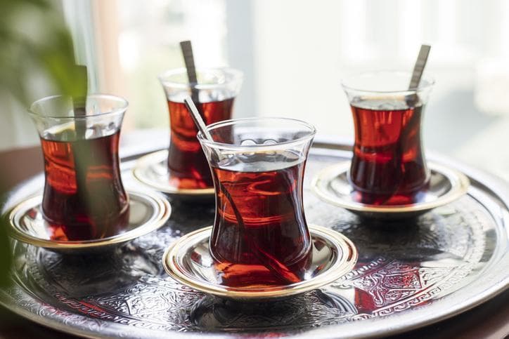 Boyalı Çayı Saniyeler İçinde Nasıl Anlarsınız? Evde Uygulayabileceğiniz Basit Test Yöntemleri